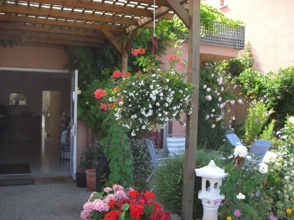 Au Sans Souci Hotel 2*